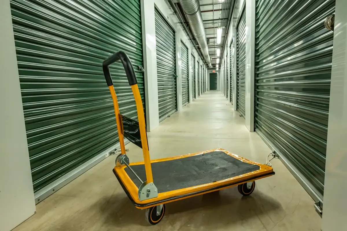 Climate Controlled Hallway with Moving Cart